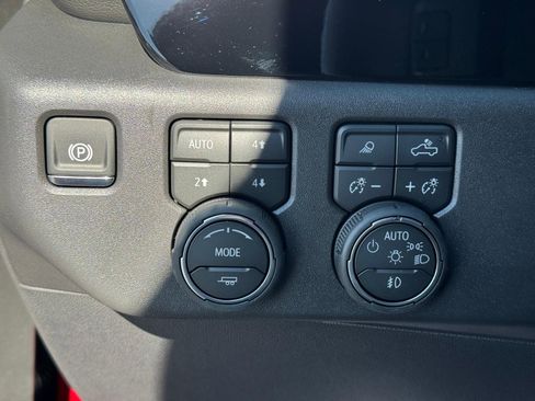 Used 2026 Chevrolet Silverado 1500 LT Trail Boss w/ LT Trail Boss Premium Package image 13