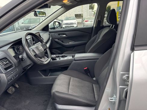 Used 2025 Nissan Rogue SV FWD image 45