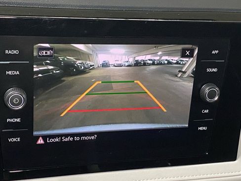 Used 2025 Volkswagen Taos SE image 16