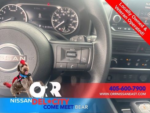 Used 2024 Nissan Rogue S FWD image 19
