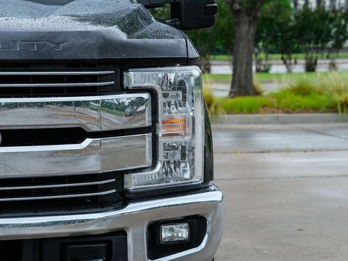 Used 2019 Ford F250 Lariat w/ Lariat Ultimate Package AWD/4WD image 6