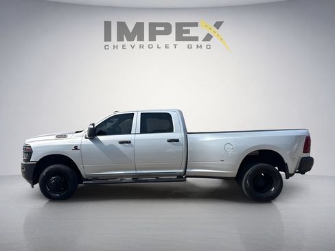 Used 2026 RAM 3500 Tradesman w/ Safety Group AWD/4WD image 2