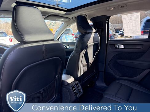 Used 2024 Volvo XC40 B5 Ultimate w/ Protection Package Premier image 21