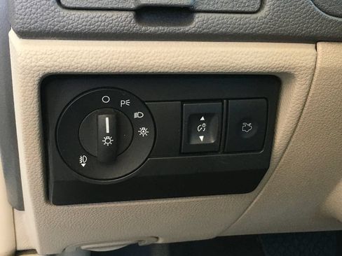 Used 2012 Ford Fusion SEL FWD image 19