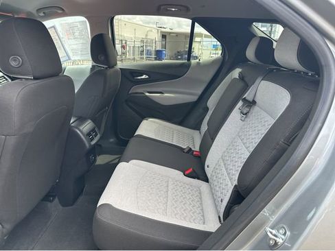 Used 2023 Chevrolet Equinox LT AWD/4WD image 17