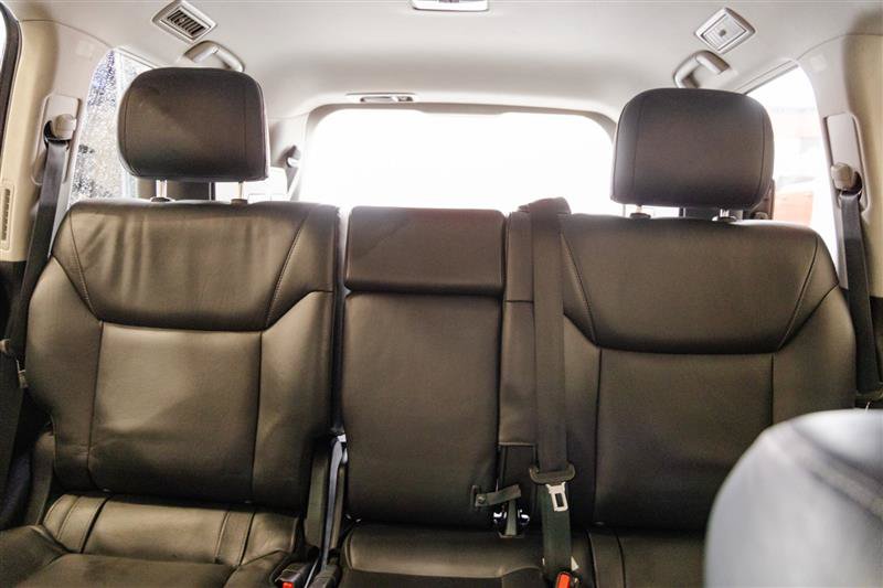 Used 2015 Lexus LX 570 4WD w/ Luxury Package image 26