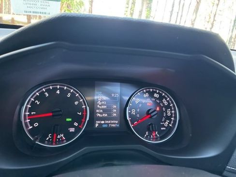 Used 2022 Toyota RAV4 XLE Premium FWD image 30