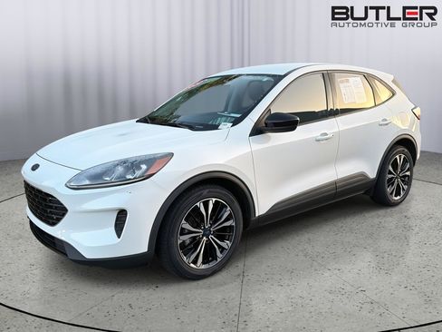 Used 2022 Ford Escape SE w/ SE Sport Appearance Package FWD image 1