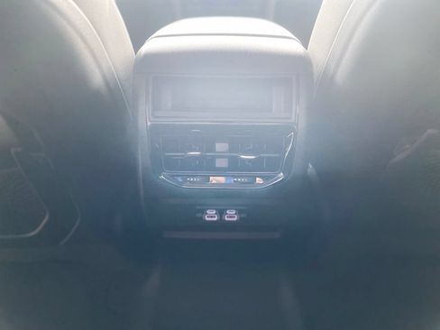 Used 2023 Jeep Grand Cherokee Laredo RWD image 31