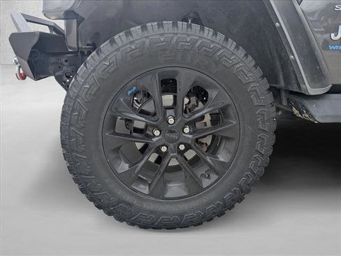 Used 2022 Jeep Wrangler Unlimited Sahara w/ Safety Group image 14
