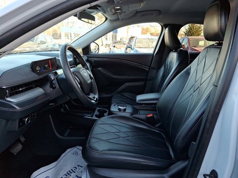 Used 2023 Ford Mustang Mach-E Select image 14