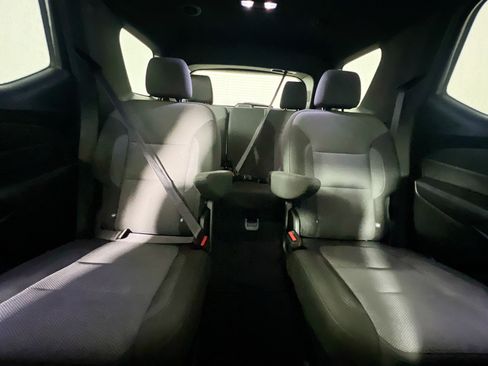 Used 2023 Chevrolet Traverse LT FWD image 32
