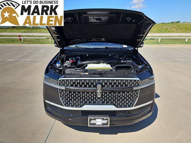 Used 2025 Lincoln Navigator Reserve AWD/4WD image 31