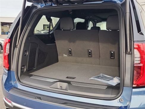 New 2026 GMC Yukon XL Denali w/ Sun & Power Step Package image 6