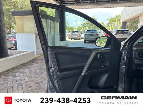 Used 2014 Toyota RAV4 Limited w/ Technology Package AWD/4WD image 14