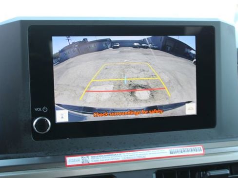 Used 2025 Toyota Tacoma TRD Sport AWD/4WD image 30