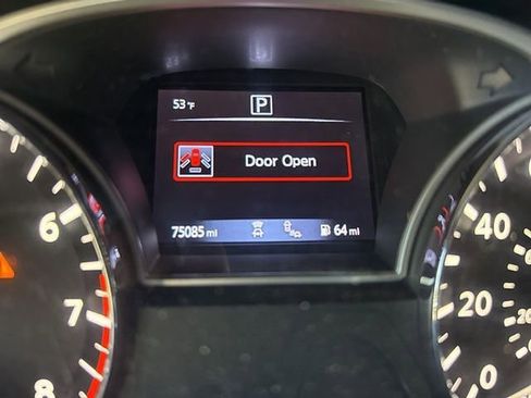 Used 2018 Nissan Pathfinder SL w/ Cargo Package image 7