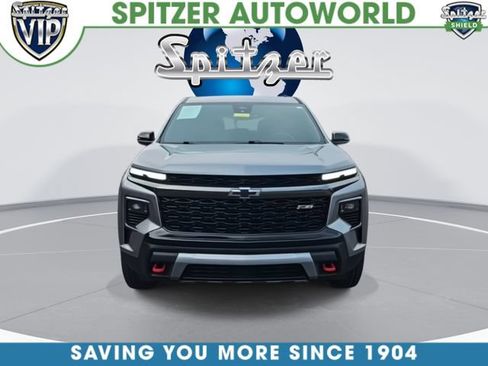 Used 2024 Chevrolet Traverse Z71 AWD/4WD image 3