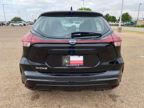 New 2025 Nissan Kicks Play S image 13