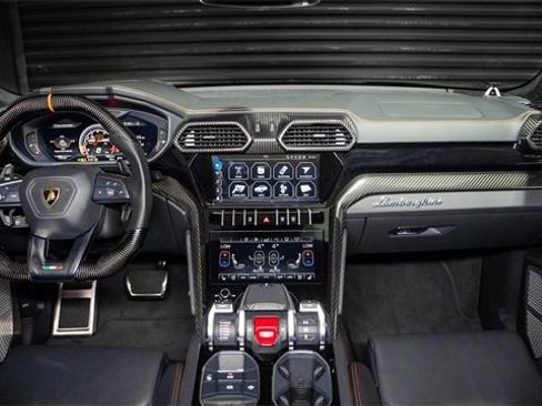 Used 2021 Lamborghini Urus image 26