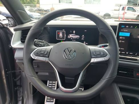 New 2026 Volkswagen Tiguan SE R-Line FWD image 25