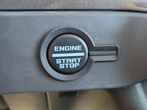 New 2025 Ford Bronco Badlands image 18