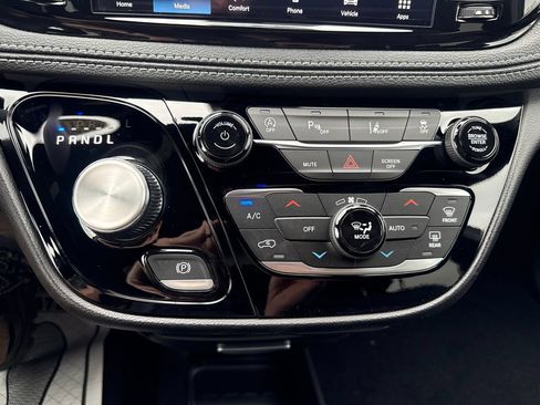 New 2027 Chrysler Pacifica Select FWD image 21