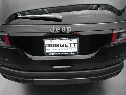New 2026 Jeep Cherokee Limited AWD/4WD image 23