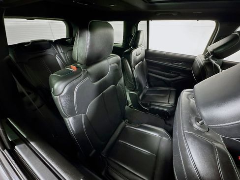 Used 2024 Jeep Grand Cherokee L Limited w/ Luxury Tech Group II image 27