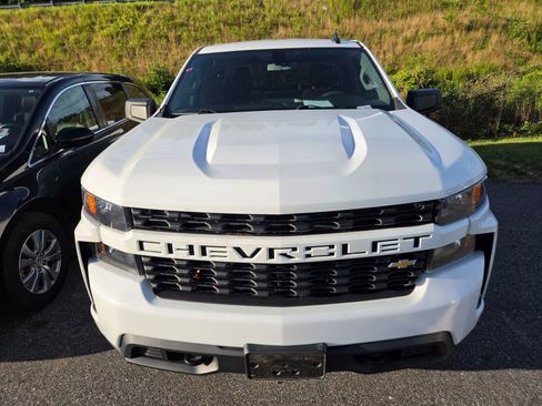 Used 2022 Chevrolet Silverado 1500 Custom RWD image 2