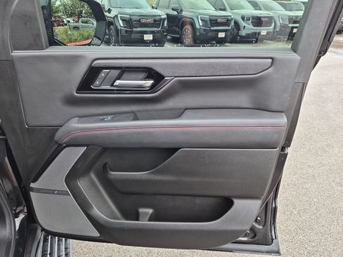 Certified 2025 GMC Yukon AT4 Ultimate AWD/4WD image 43