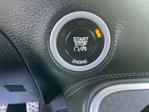 Used 2015 Dodge Challenger R/T Plus RWD image 29