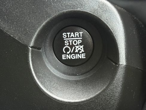 Used 2020 Jeep Compass Latitude w/ Cold Weather Group AWD/4WD image 26