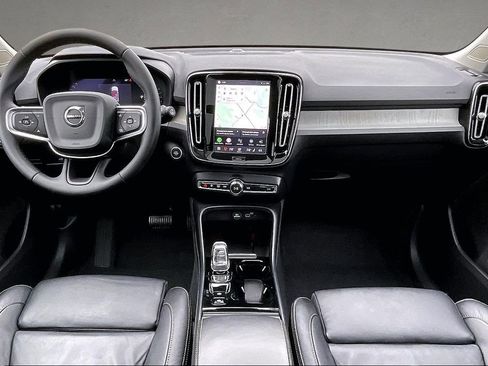 Certified 2024 Volvo XC40 B5 Plus w/ Climate Package AWD/4WD image 7