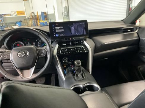 Used 2024 Toyota Venza Nightshade AWD/4WD image 12