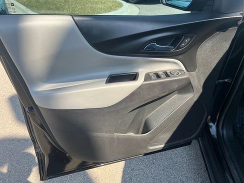 Used 2020 Chevrolet Equinox LS FWD image 8