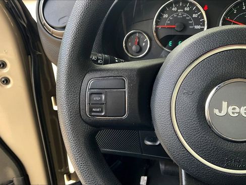 Used 2018 Jeep Wrangler Unlimited Sport image 19