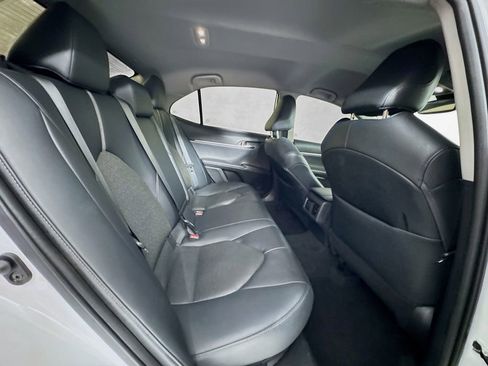 Used 2022 Toyota Camry XLE image 27