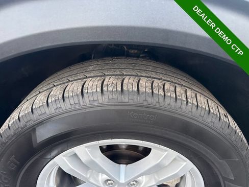 Used 2023 Ford Explorer XLT AWD/4WD image 21
