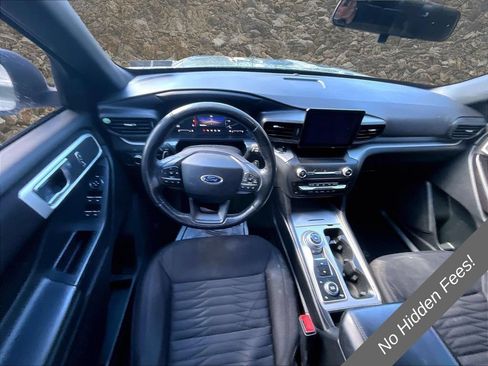 Used 2020 Ford Explorer XLT w/ Comfort Package AWD/4WD image 4