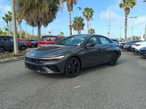 New 2026 Hyundai Elantra SEL Sport Premium image 2