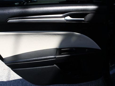 Used 2018 Ford Fusion Titanium image 15