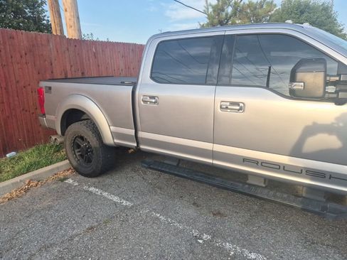 Used 2022 Ford F250 Lariat w/ Black Appearance Package AWD/4WD image 24