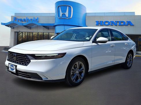 Used 2024 Honda Accord EX image 3