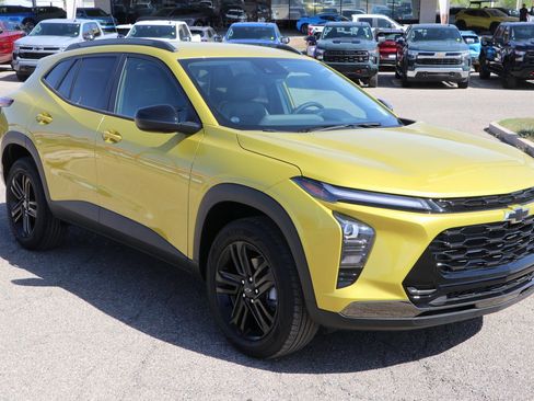 New 2025 Chevrolet Trax ACTIV image 1