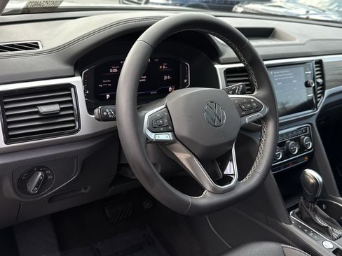 Used 2023 Volkswagen Atlas SEL AWD/4WD image 16