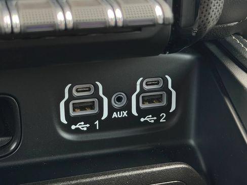 Used 2024 RAM 2500 Limited AWD/4WD image 15