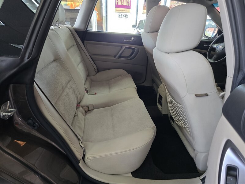 Used 2009 Subaru Outback 2.5i Special Edition AWD/4WD image 16