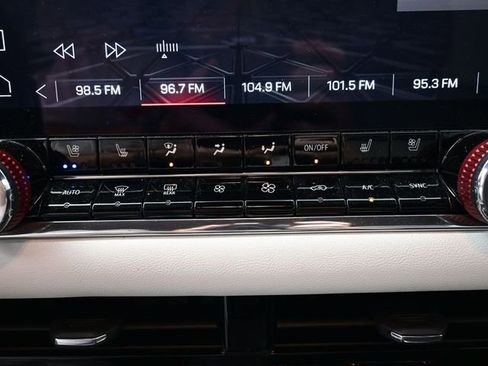 Used 2024 GMC Canyon AT4X w/ AT4X AEV Edition image 28