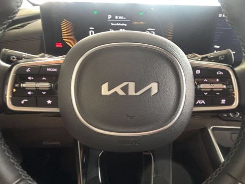 Used 2026 Kia Carnival FWD image 29